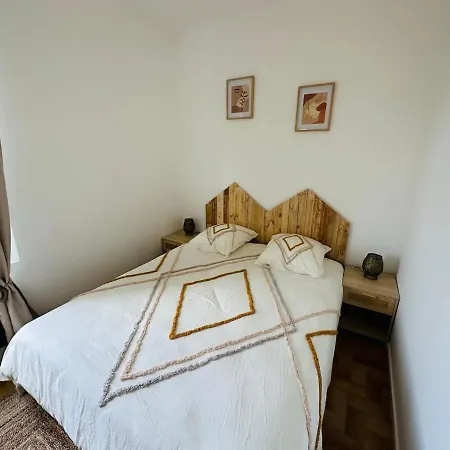 بيت للعطل La Ferme De La Brutellette Woignarue
