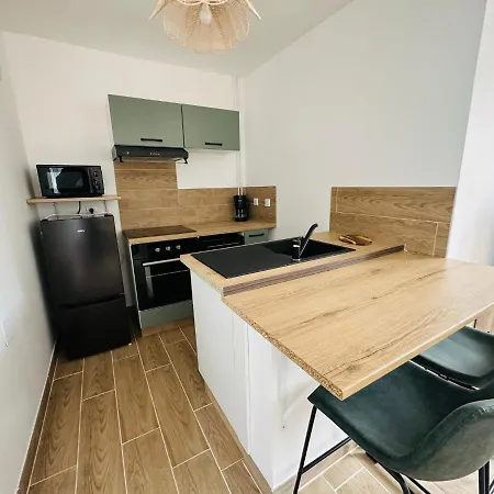 La Ferme De La Brutellette بيت للعطل